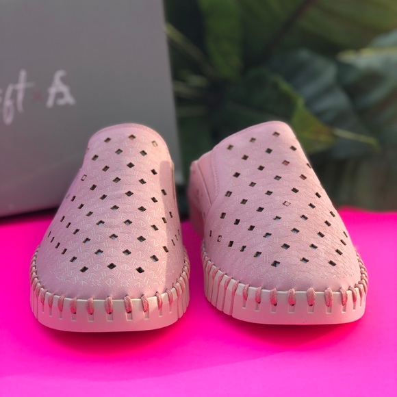 SOLE LIFT WIDE WIDTH SLIP-ONS - Picture 2 of 10